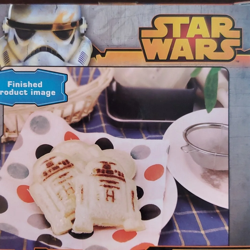 NEW, sealed, R2D2 sandwich maker - Picture 2 of 4